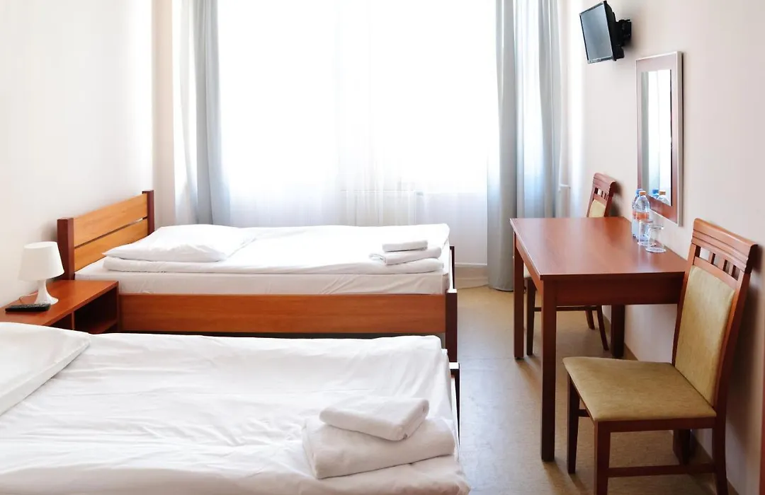 Baza Hotelowa Nowe Horyzonty-1