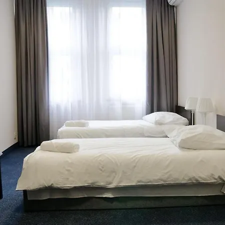Baza Hotelowa Nowe Horyzonty-3